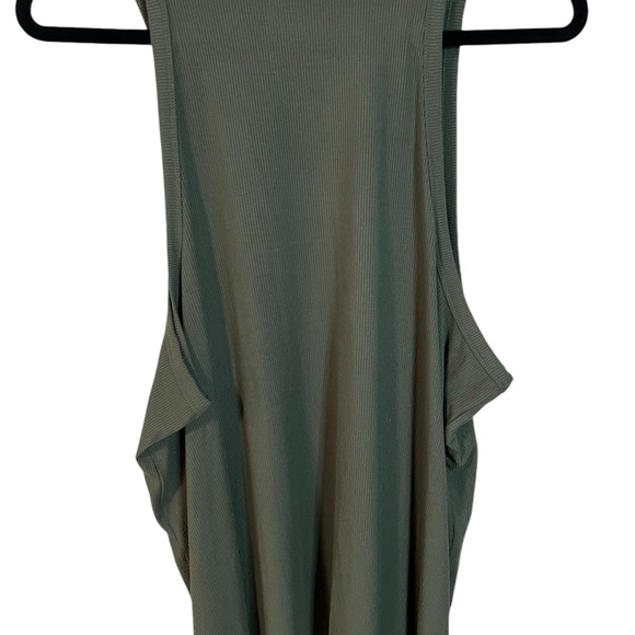 A Reitmans green tank top in size 3X - Picture 6 of 6